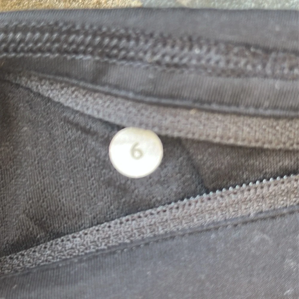 Lululemon Turbo Run Short Twinkle Silver Reflective / Black size 6